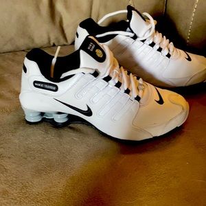 White and black Nike Shox size 8 1/2